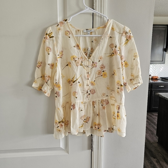 Madewell Courtyard Carnation Print Ruffle Hem Top - Picture 5 of 9
